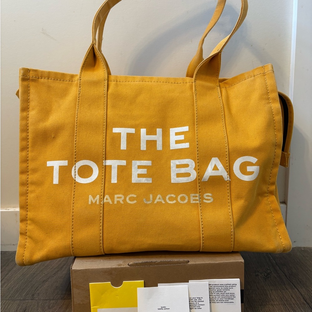 Marc Jacobs Large Tote Bag in ‘Sunflower’